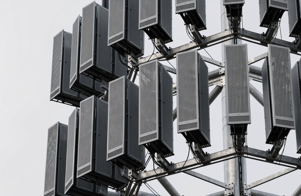 Antennenpaneele eines Mobilfunkmastes